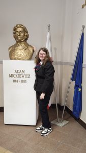 Anna Felikszowska podczas uroczystej Gali Finałowej III Ogólnopolskiego Konkursu Multimedialnego Śladami Mickiewicza